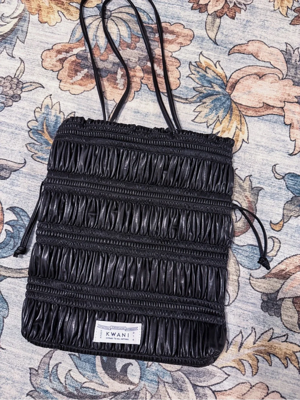 New! W Concept Korean brand Kwami- luxurious Black shoulder bag - Picture 3 of 7